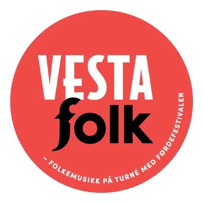 Vestafolk logo. Raud sirkel med kvit og svart tekst. Vesta folk - folkemusikk på turné med førdefestivalen